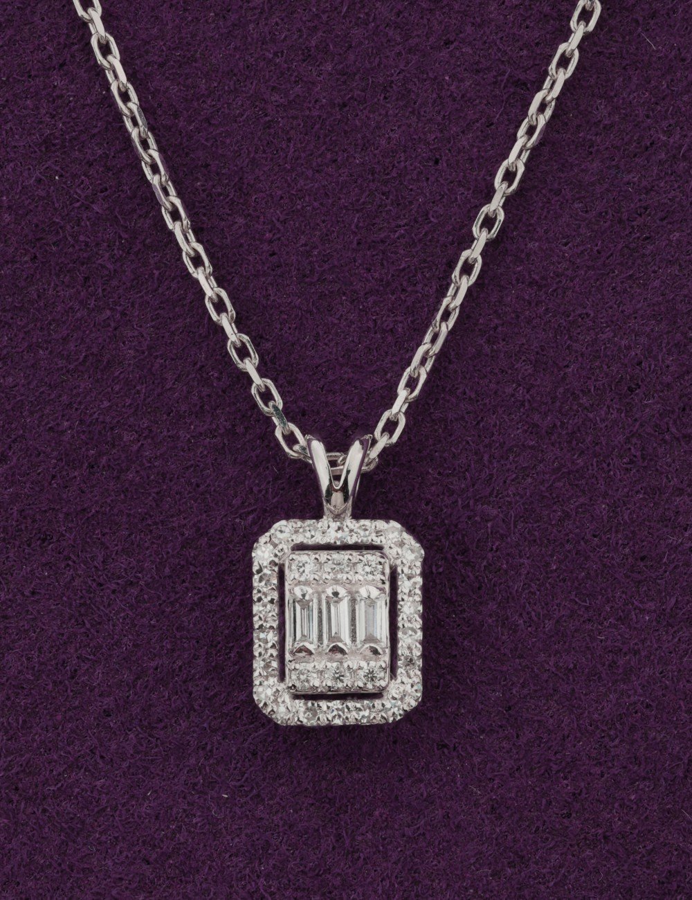 Колье из белого золота c бриллиантами