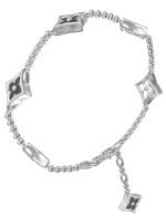 Браслет из белого золота c ониксом и перламутром