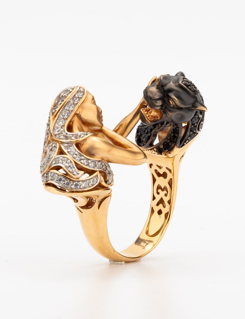 Кольцо из золота c фианитом