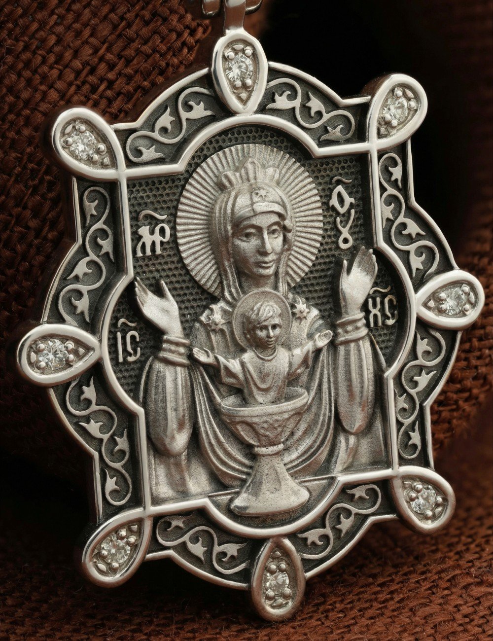 Образок из белого золота c бриллиантами