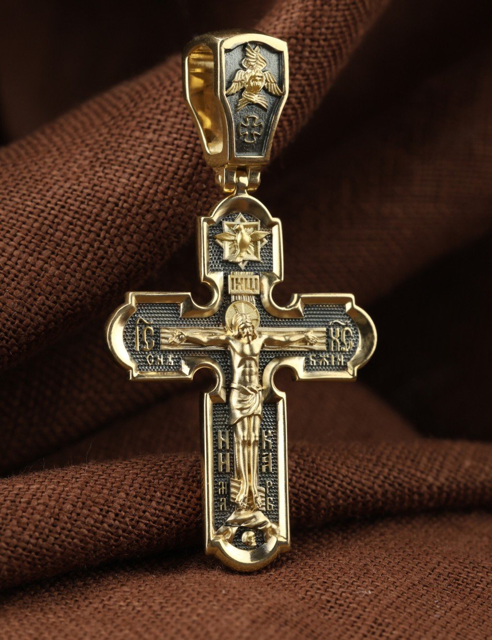Крест из лимонного золота