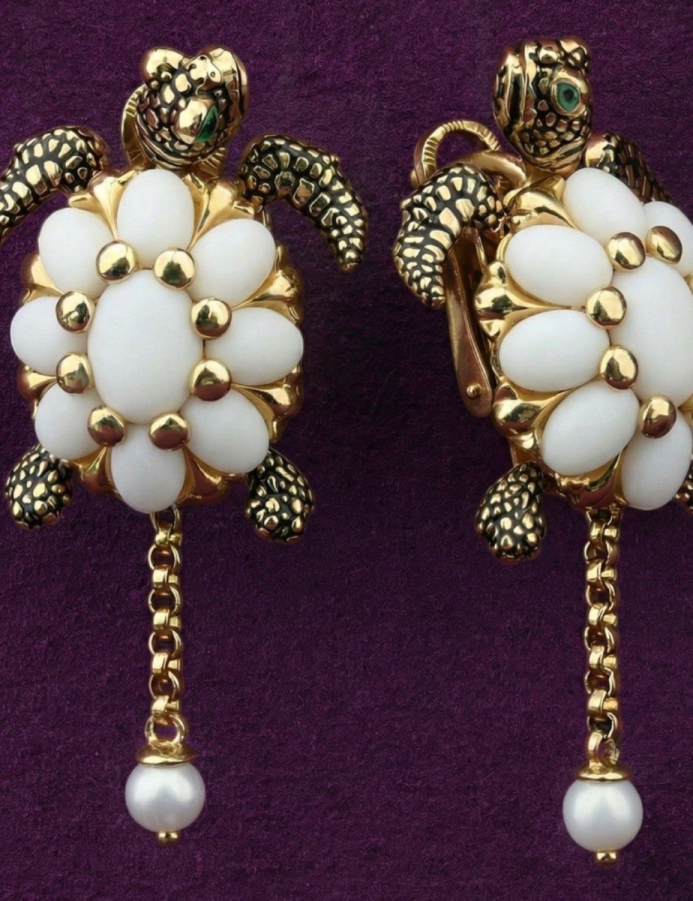 Серьги из лимонного золота c эмалью, жемчугом и бивнем мамонта