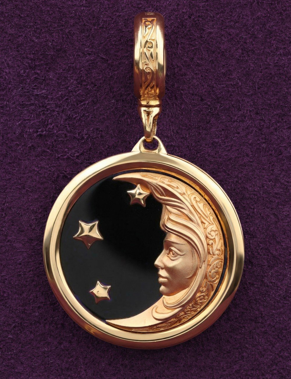 Подвеска из золота c ониксом