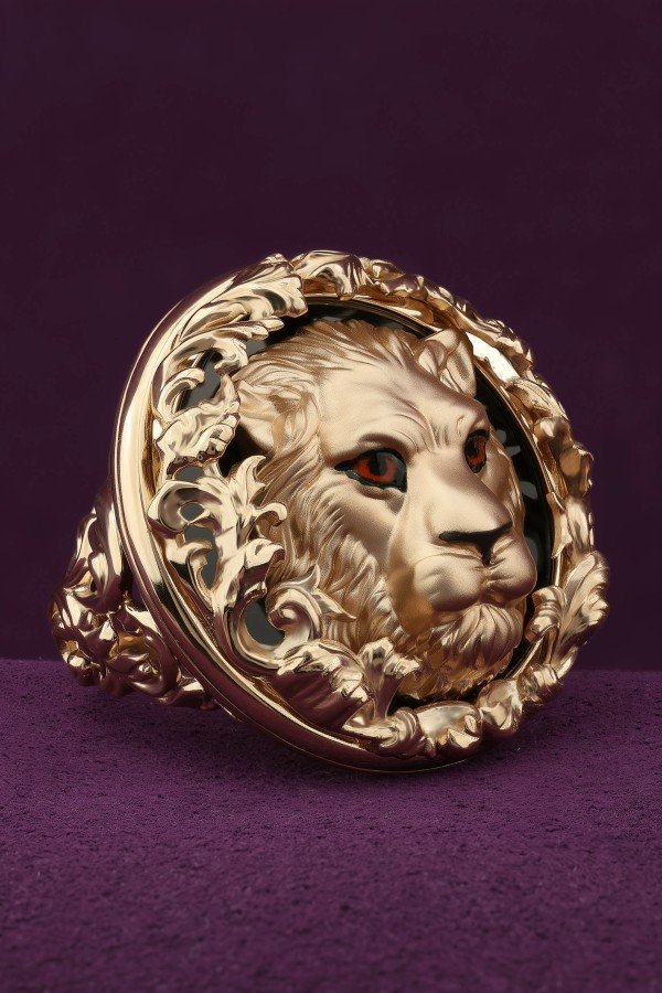 Кольцо из золота c эмалью и ониксом