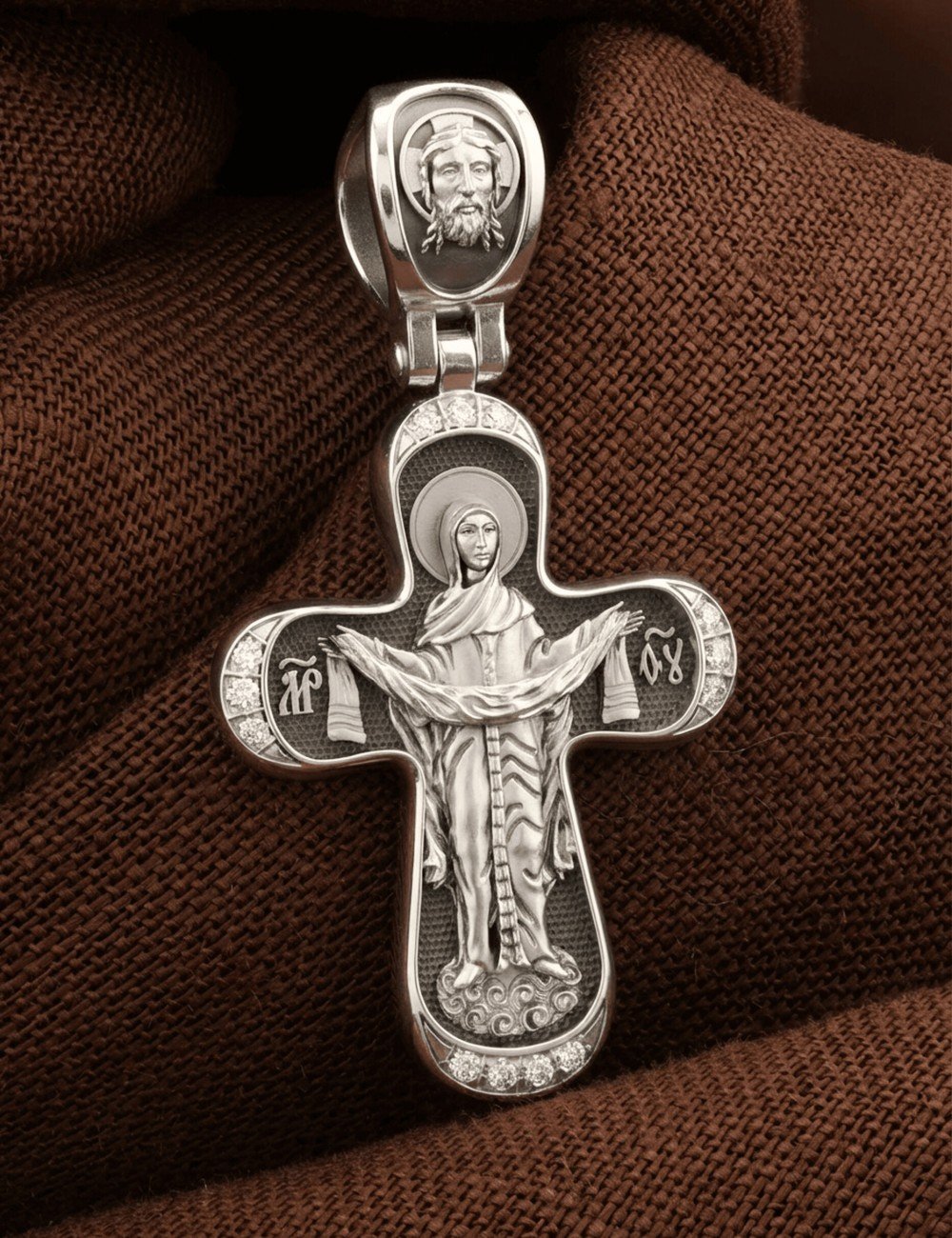 Крест из белого золота c бриллиантами