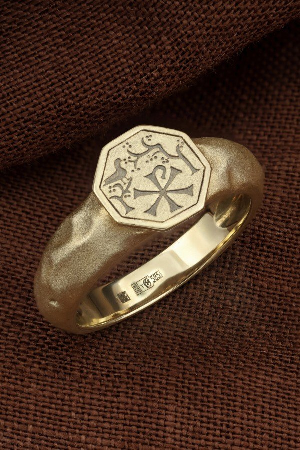 Кольцо из зелёного золота