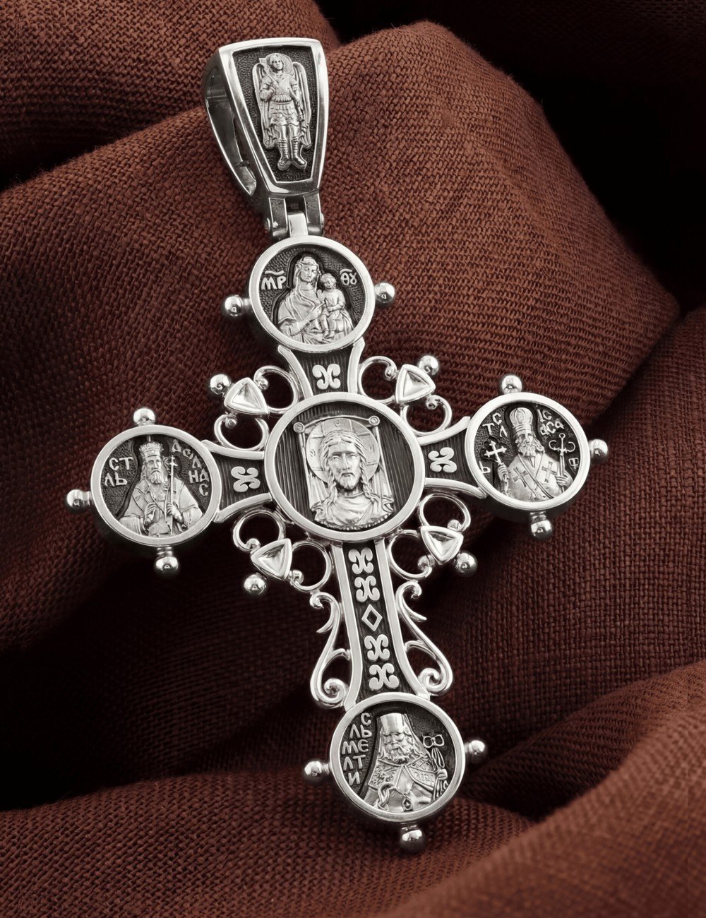 Крест из белого золота