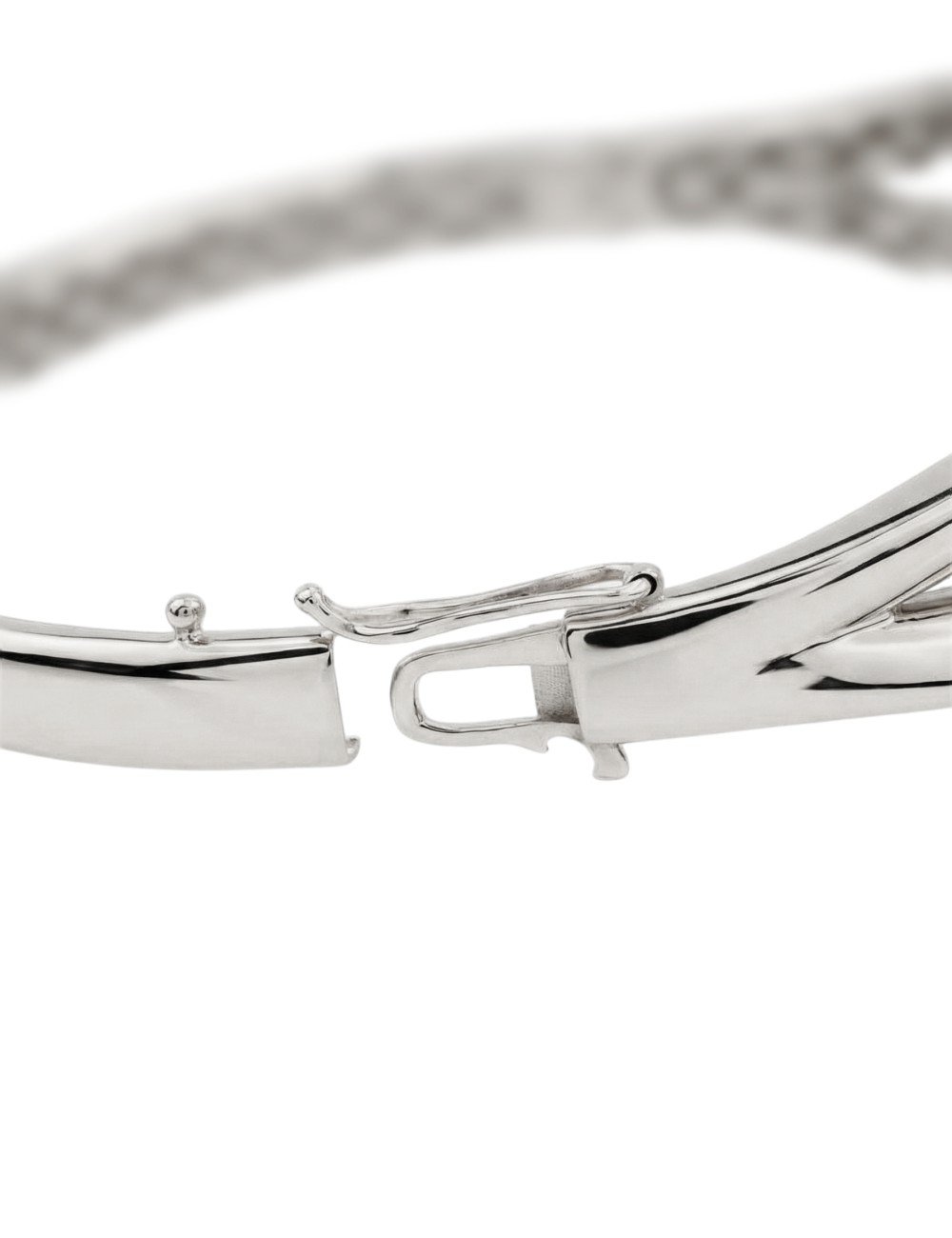 Браслет из белого золота c рубином