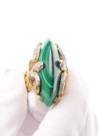 Кольцо из лимонного золота c бриллиантами и малахитом