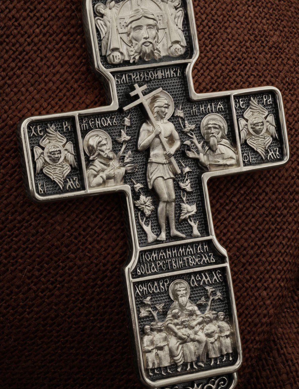 Крест из белого золота