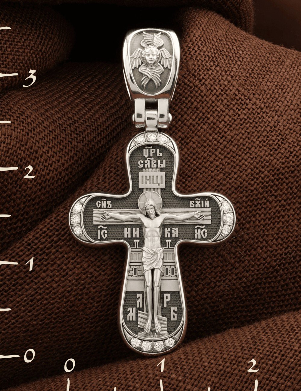 Крест из белого золота c бриллиантами