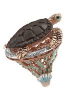 Кольцо из золота c эмалью и железным деревом