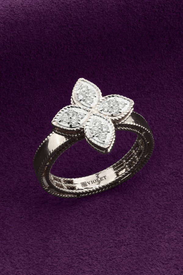 Кольцо из белого золота c бриллиантами