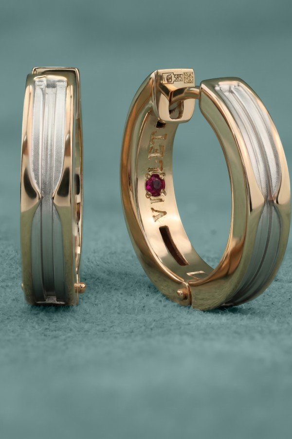 Серьги из золота c рубином