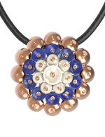 Подвеска из золота c лазуритом и перламутром