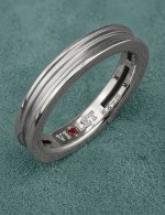 Кольцо из белого золота c рубином