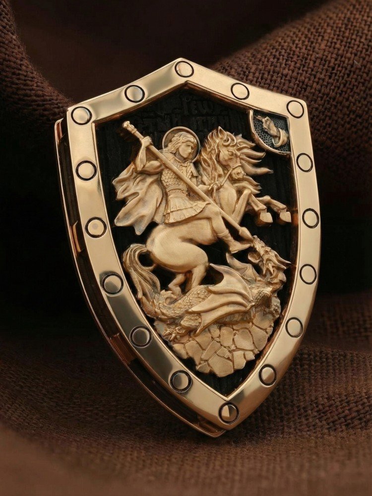 Нательная икона из красного золота 585 пробы c эбеновым деревом