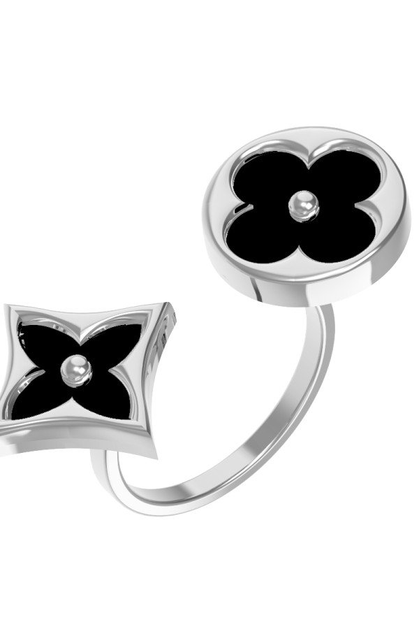 Кольцо из белого золота c ониксом