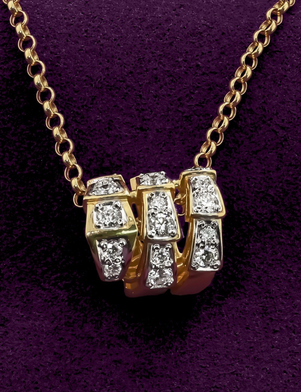 Подвеска из золота c бриллиантами