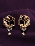 Серьги из золота c бриллиантами и ониксом