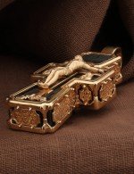 Крест из золота c эбеновым деревом