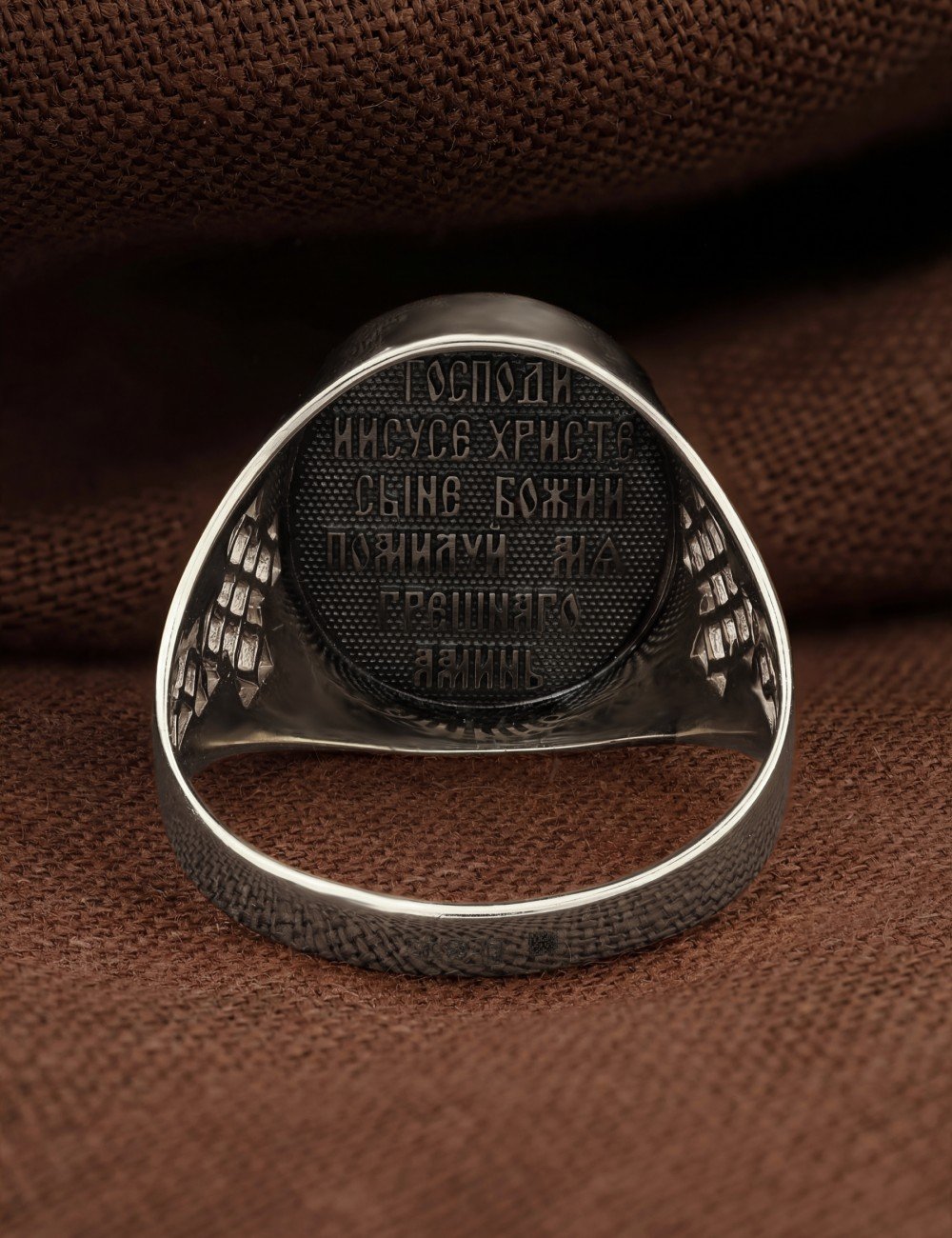 Кольцо из белого золота