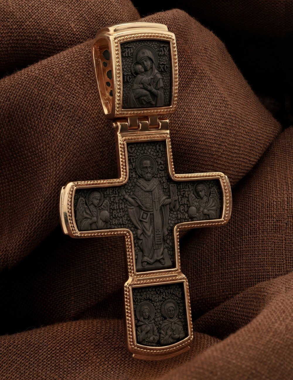 Крест из золота c эбеновым деревом