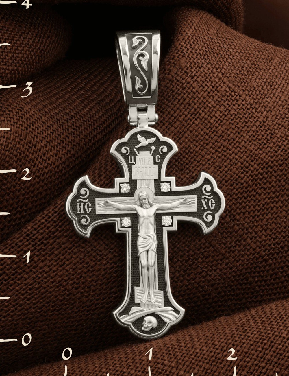 Крест из белого золота c бриллиантами