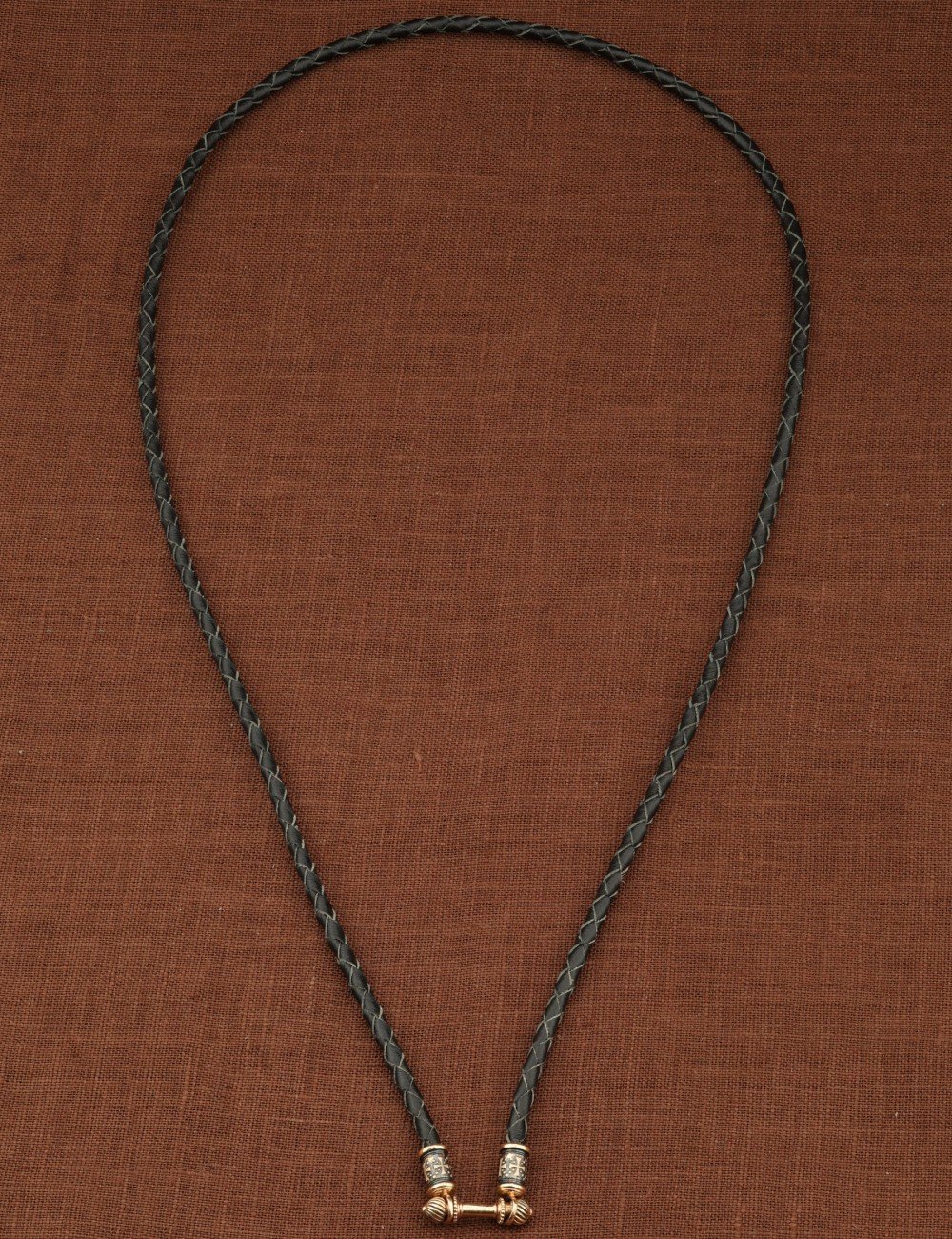 Гайтан из золота c кожаным шнурком