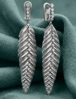 Серьги из белого золота c бриллиантами