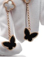 Серьги из золота c ониксом и перламутром