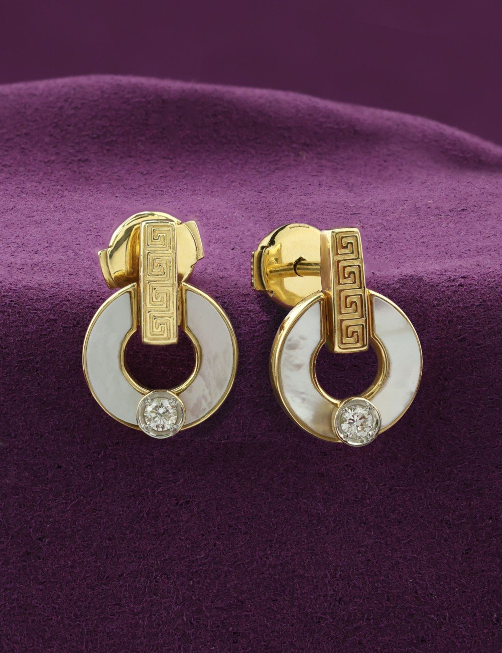 Серьги из лимонного золота c бриллиантами и перламутром