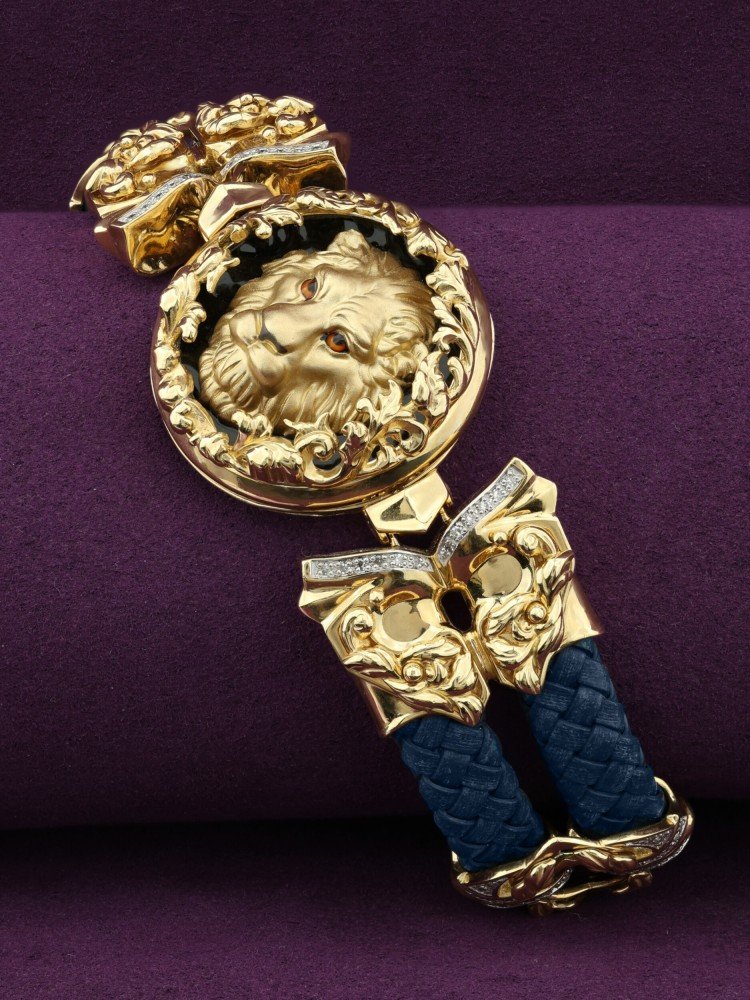 Браслет из лимонного золота 585 пробы c эмалью, бриллиантами, кожаным шнурком и ониксом