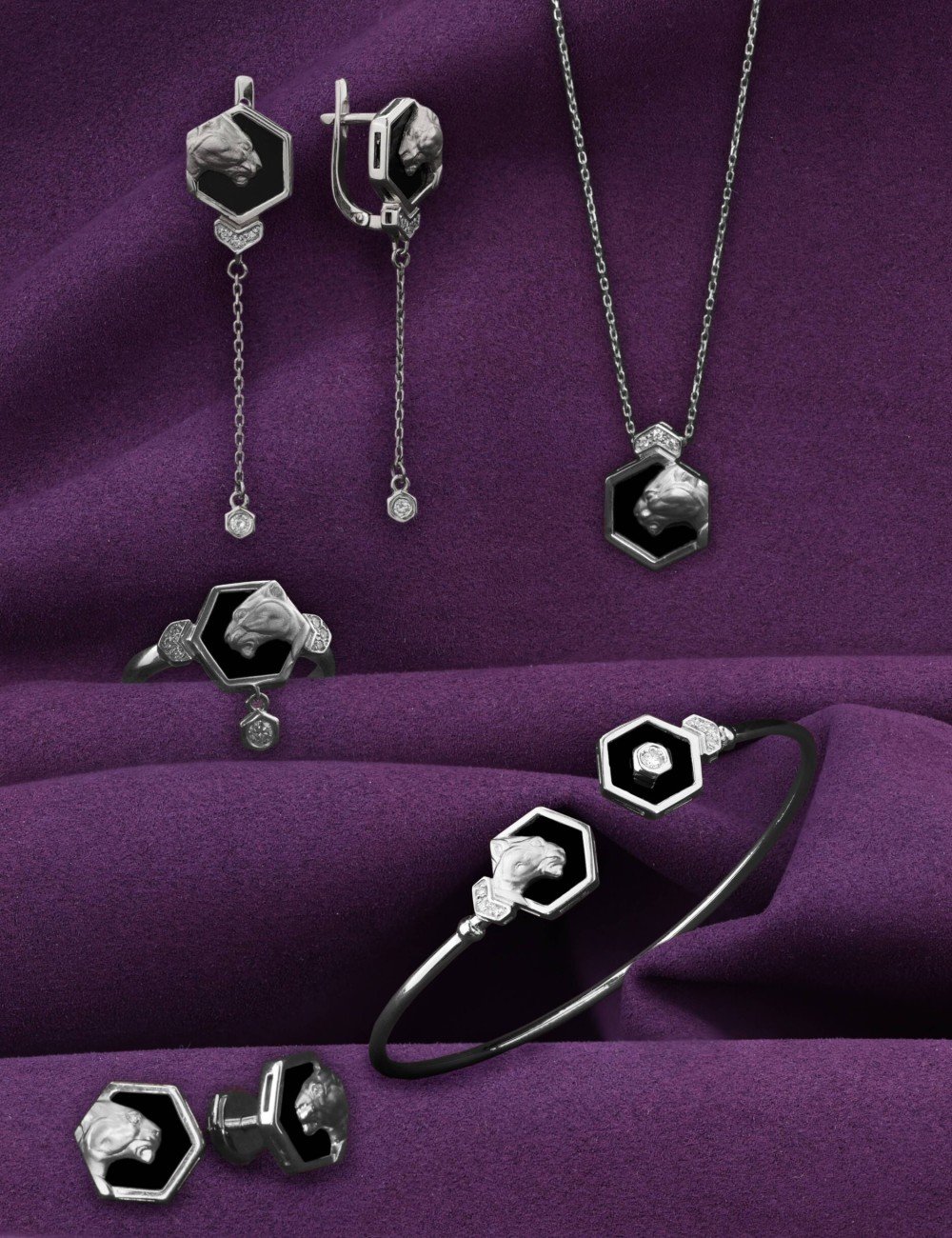 Серьги из белого золота c бриллиантами и ониксом