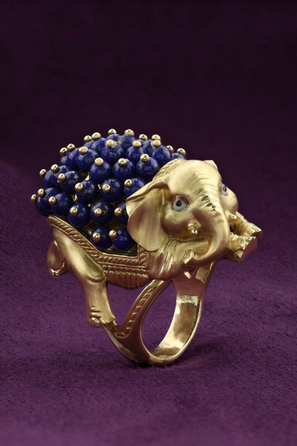 Кольцо из лимонного золота c эмалью и лазуритом