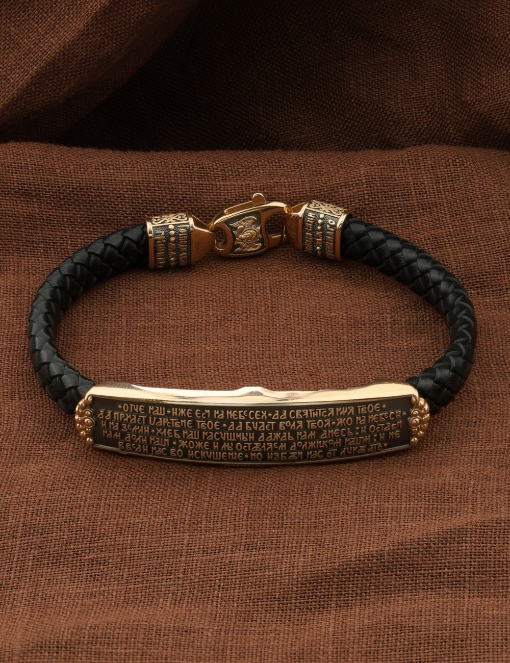 Браслет из золота c шнурком