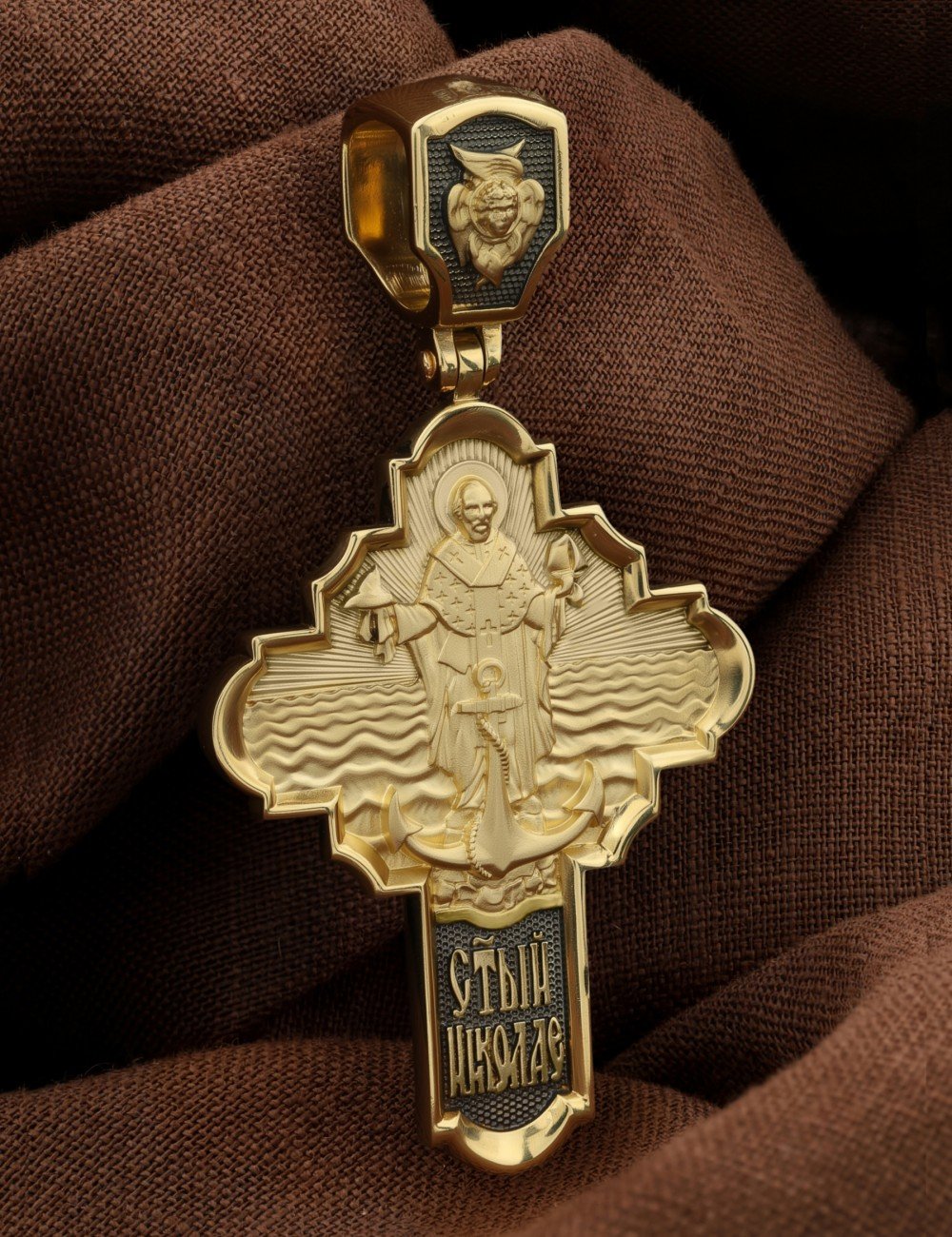 Крест из лимонного золота