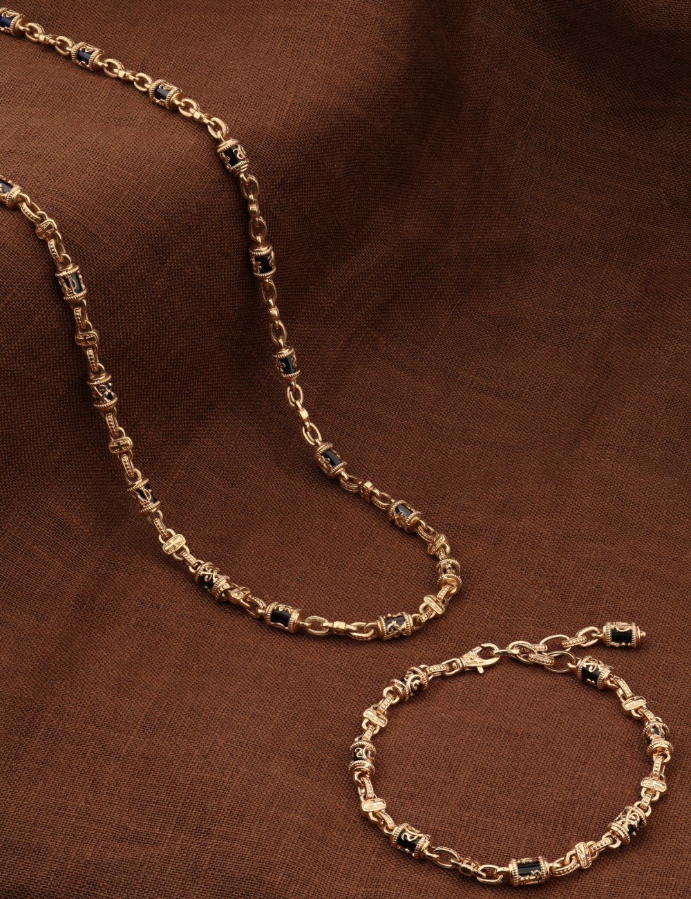 Браслет из золота c ониксом