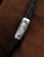 Браслет из белого золота c кожаным шнурком