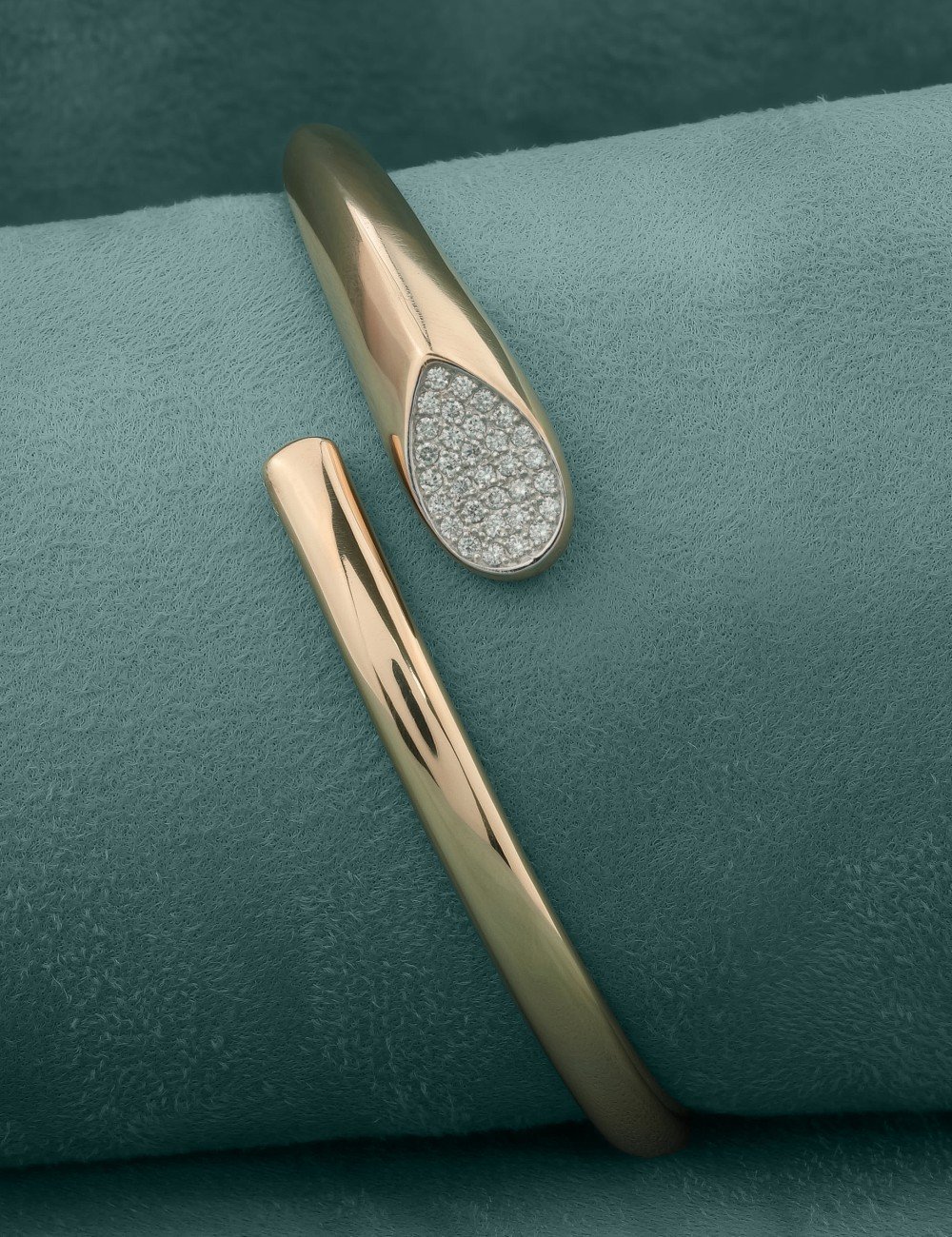 Браслет из золота c бриллиантами