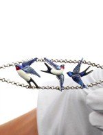 Браслет из белого золота c эмалью и сапфиром