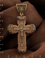 Крест из золота c деревом груши