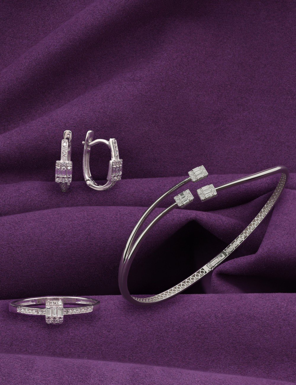 Кольцо из белого золота c бриллиантами