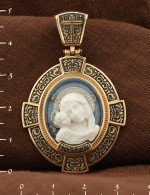 Образок из золота c эмалью и бивнем мамонта