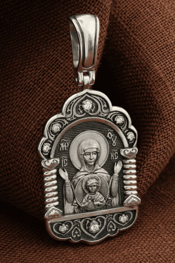 Образок из белого золота c бриллиантами