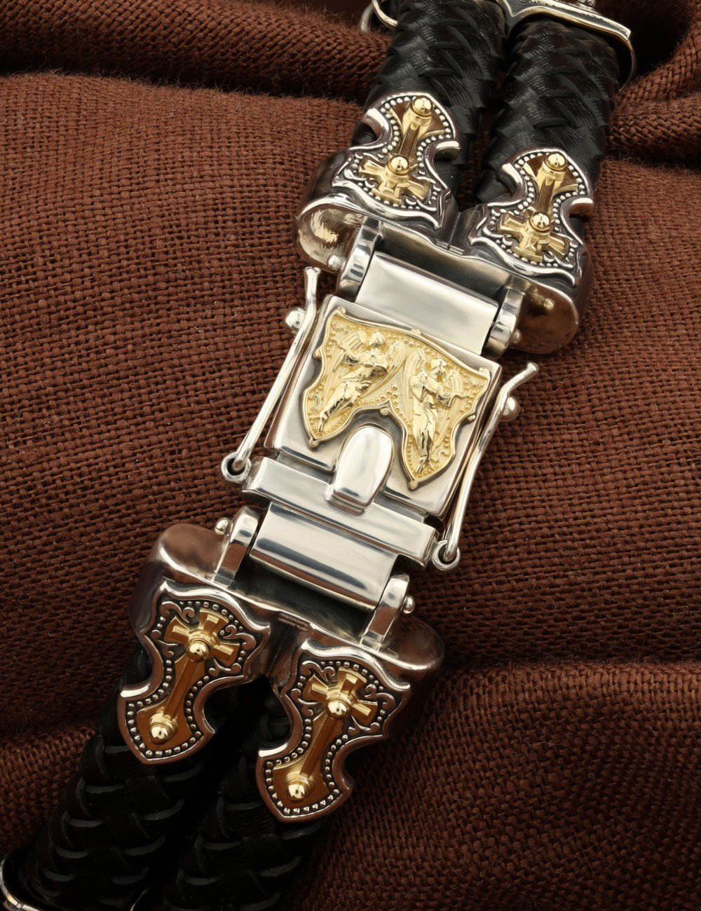 Браслет из серебра и золота c кожаным шнурком