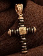 Крест из золота c ониксом