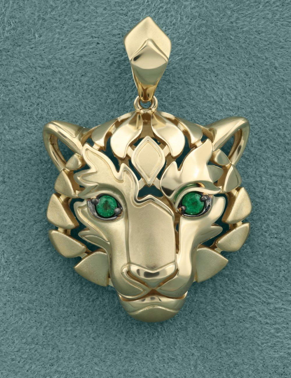 Подвеска из лимонного золота c изумрудом