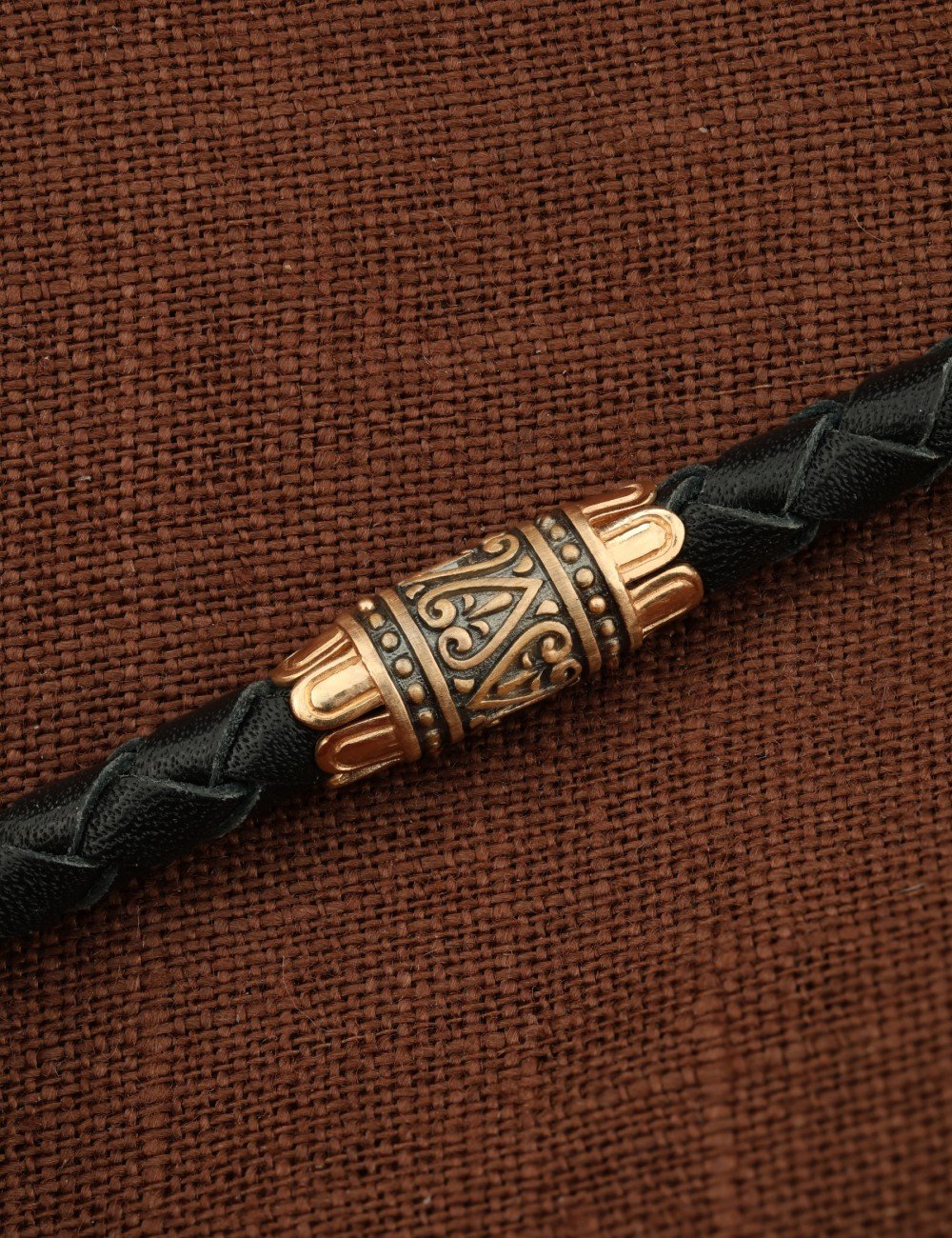 Гайтан из золота c кожаным шнурком