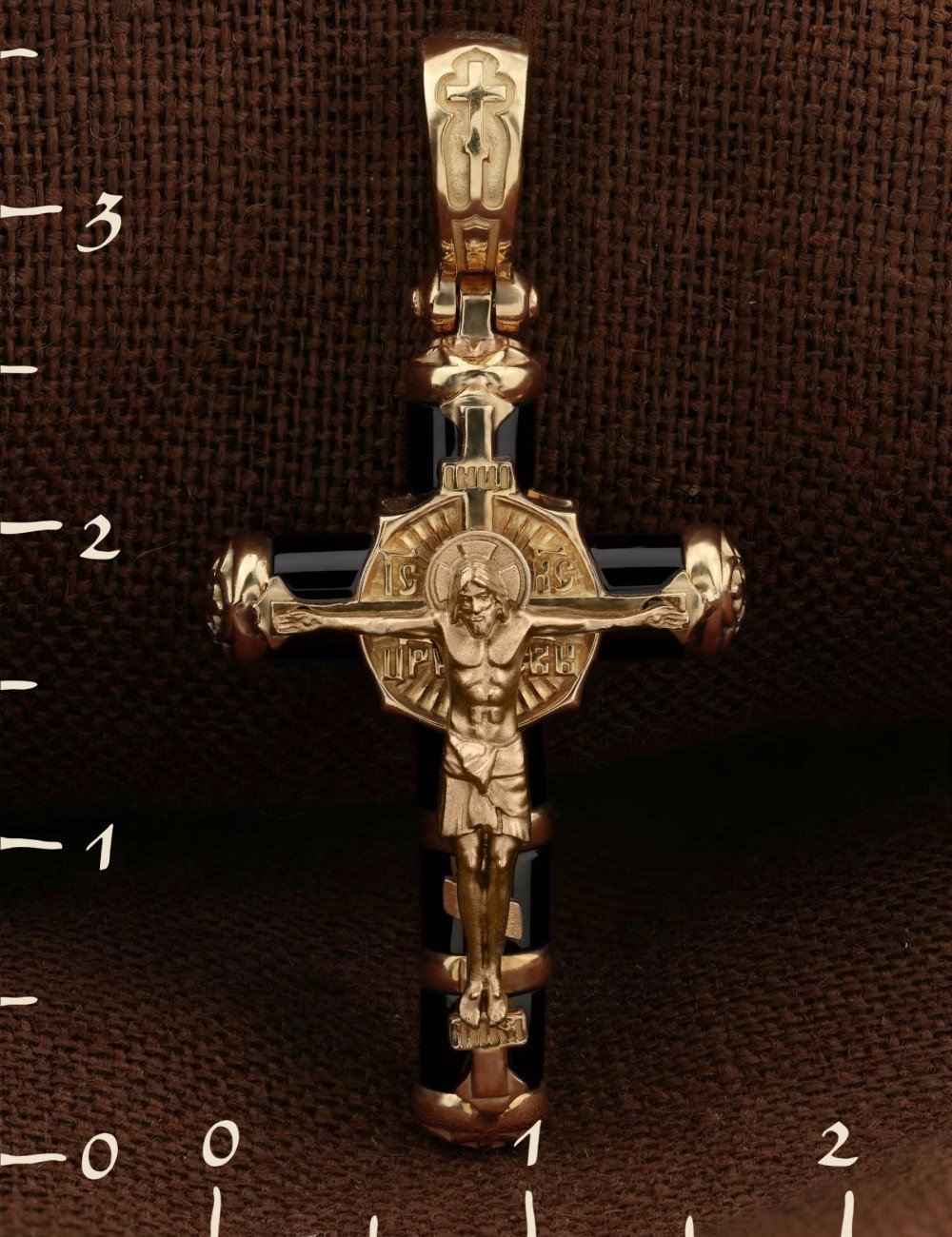 Крест из золота c ониксом